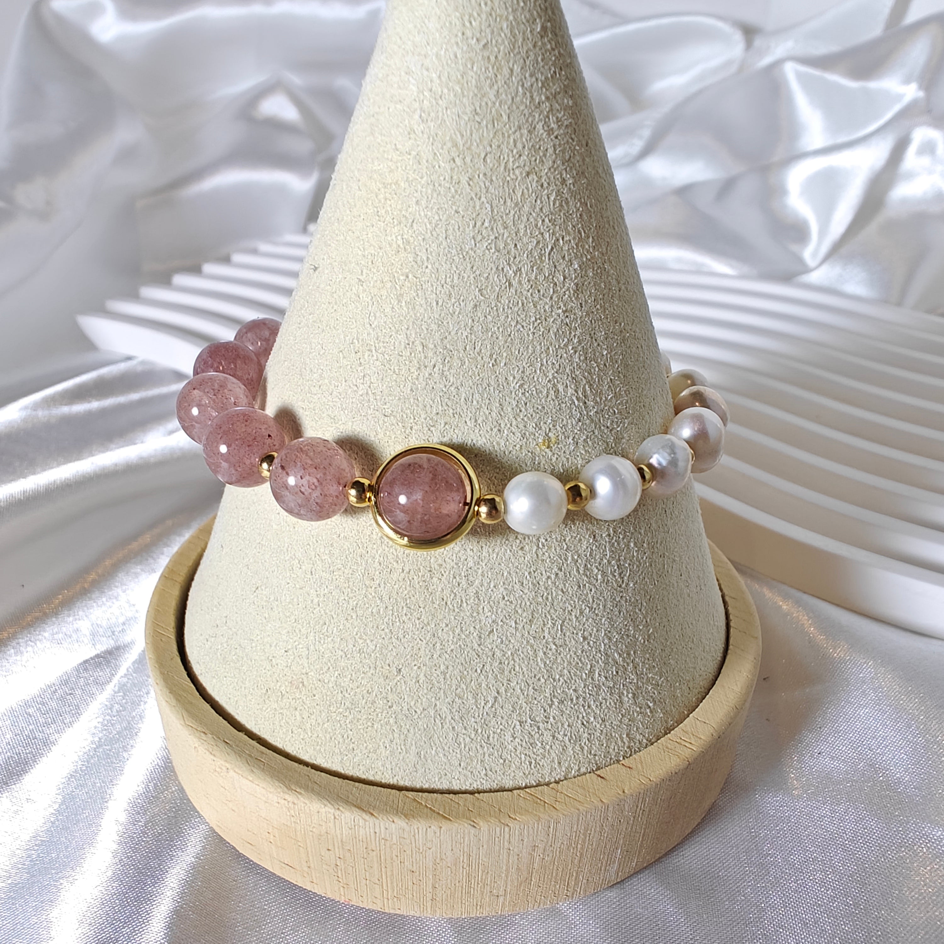 Adjustable Strawberry Quartz and Fresh Water Pearl Bracelet