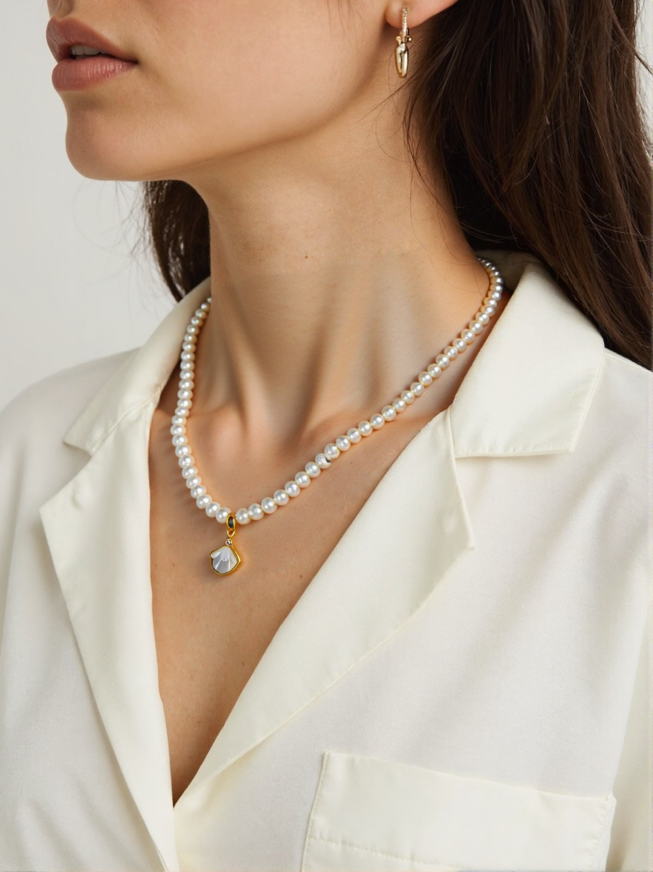 Freshwater Pearl Necklace with Mother-of-Pearl Pendant