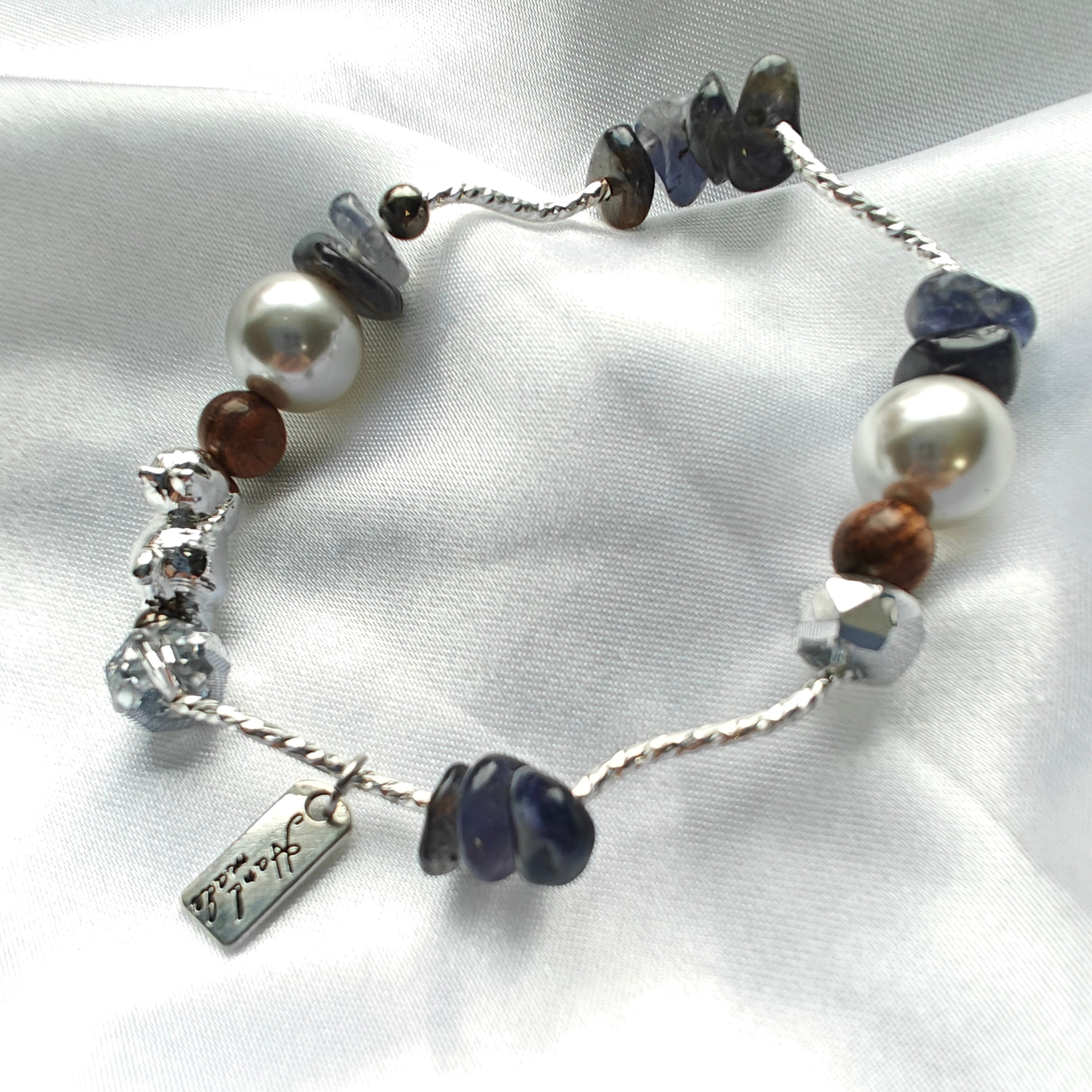 Iolite & Shell Pearl Stretchy Bracelet – Cat Charm