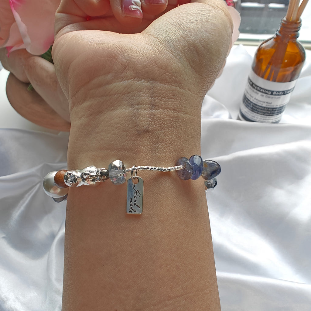 Iolite & Shell Pearl Stretchy Bracelet – Cat Charm
