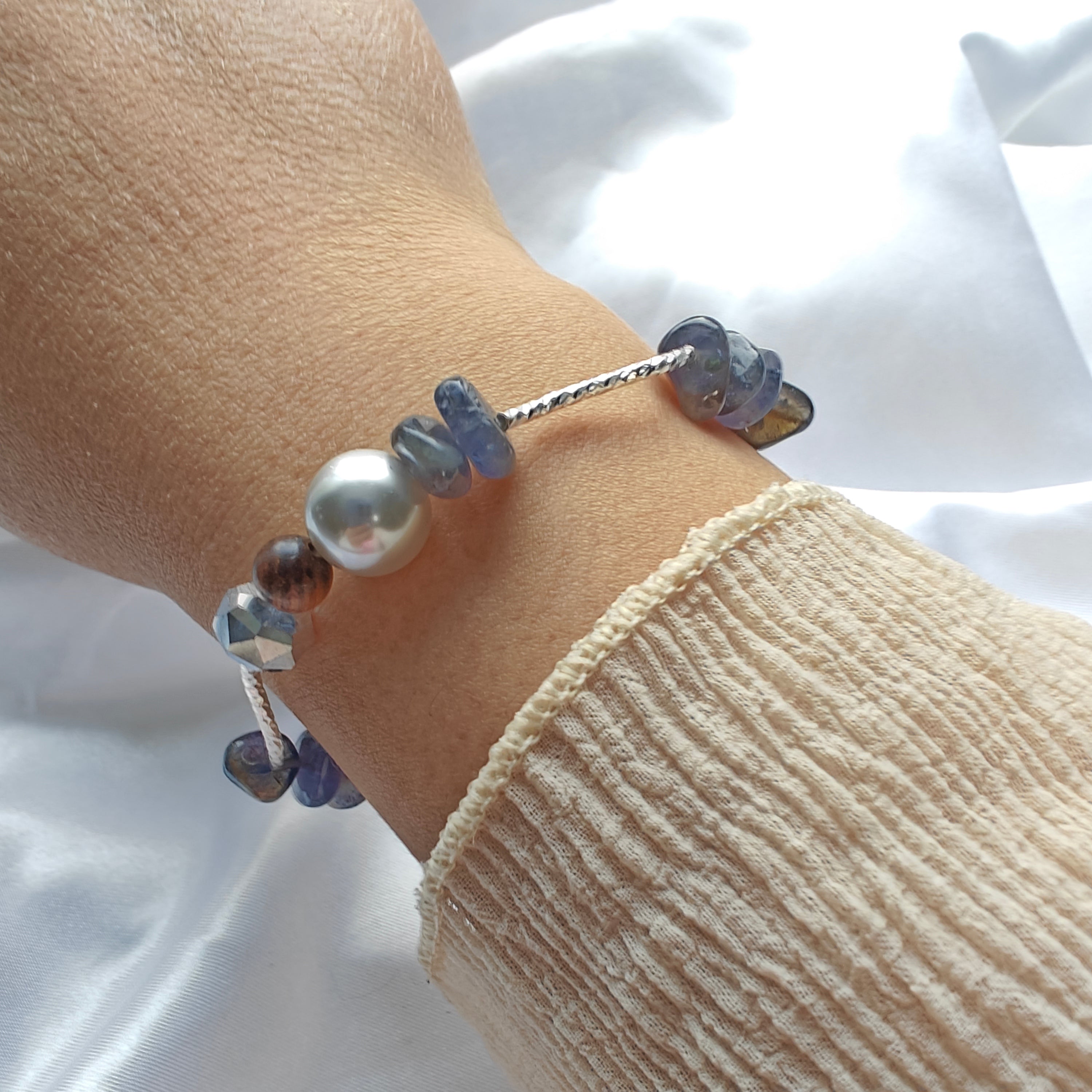 Iolite & Shell Pearl Stretchy Bracelet – Cat Charm