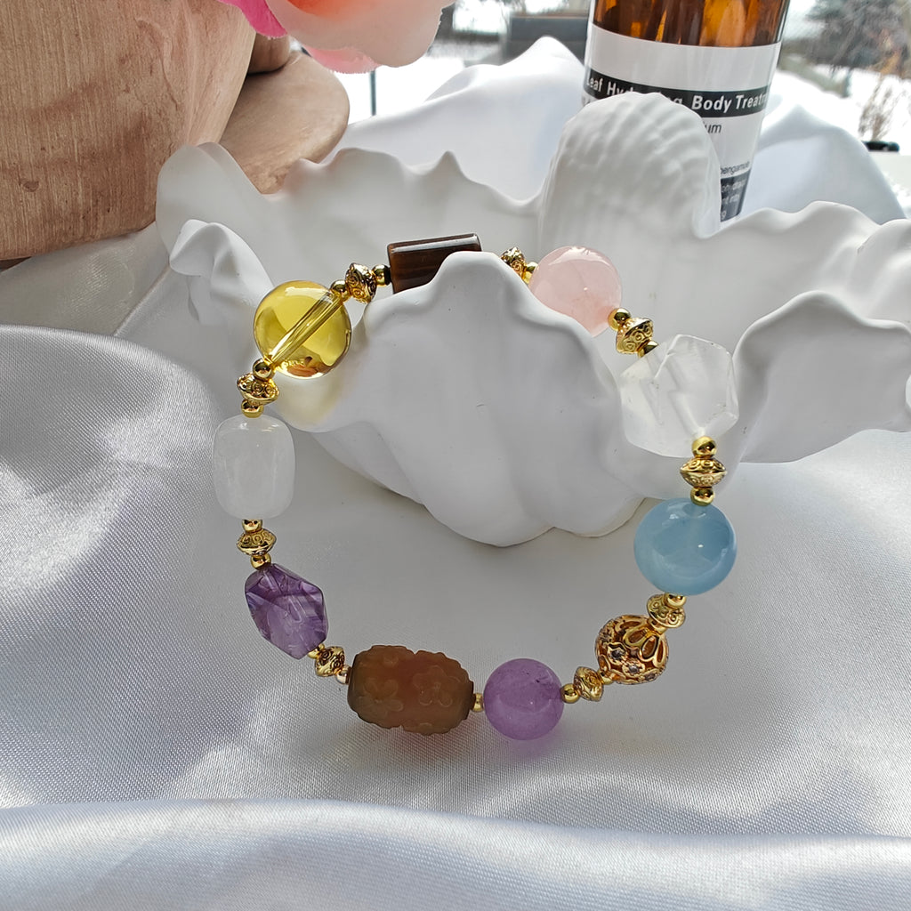 Assorted Crystal Stretchy Bracelet — Mixed Shapes, Unique Cuts (16 cm / 6.3 in)