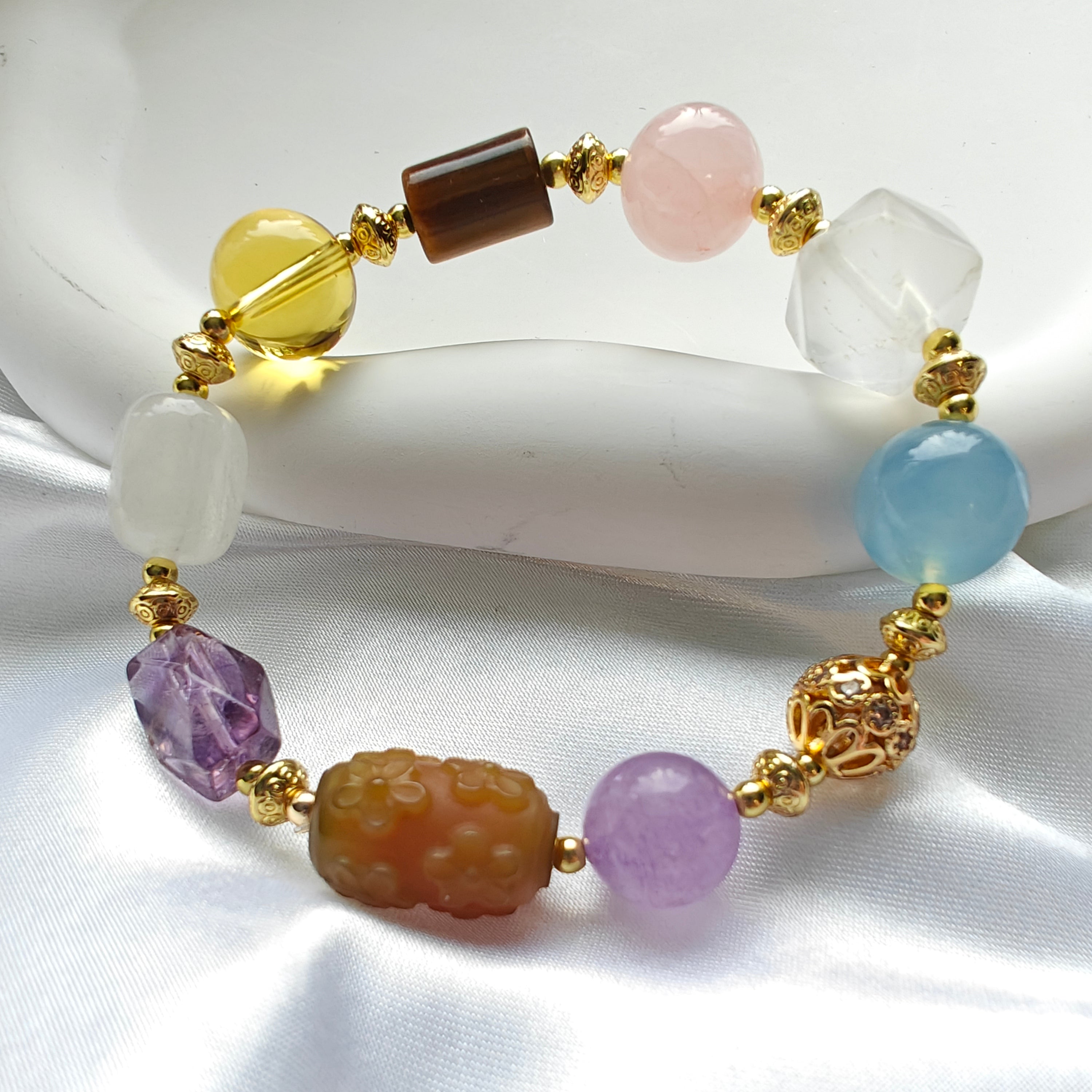 Assorted Crystal Stretchy Bracelet — Mixed Shapes, Unique Cuts (16 cm / 6.3 in)
